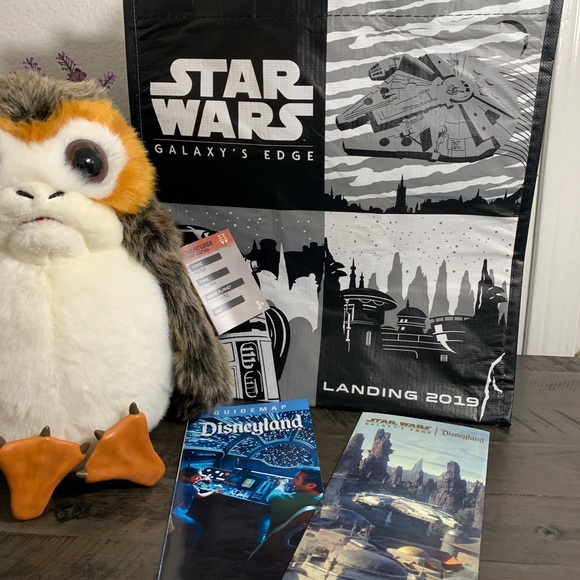Star Wars GalaxyEdge Porg Puppet - Picture 2 of 7